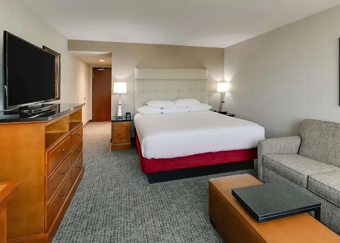 Drury Inn & Suites Phoenix Airport